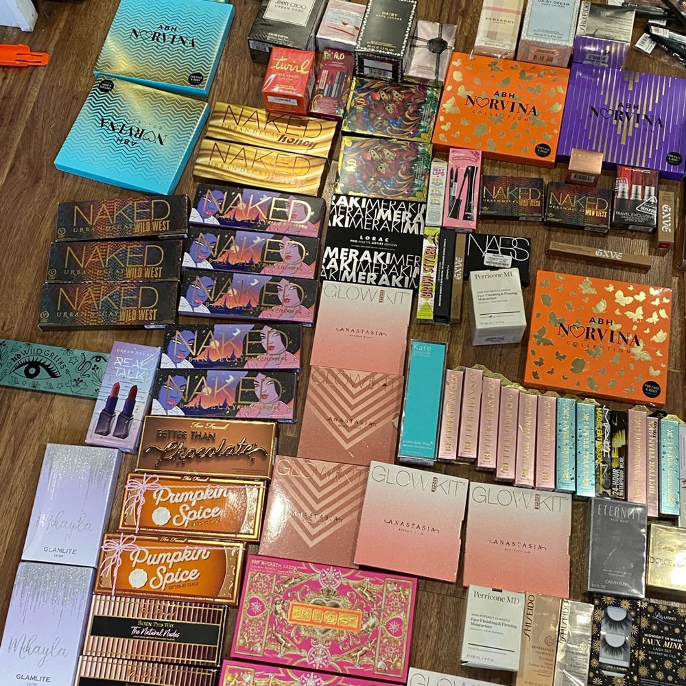 Makeup bundle - Picture 4 of 7